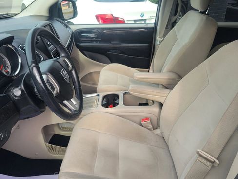 Used 2015 Dodge Grand Caravan SXT w/ UConnect Hands-Free Group image 20