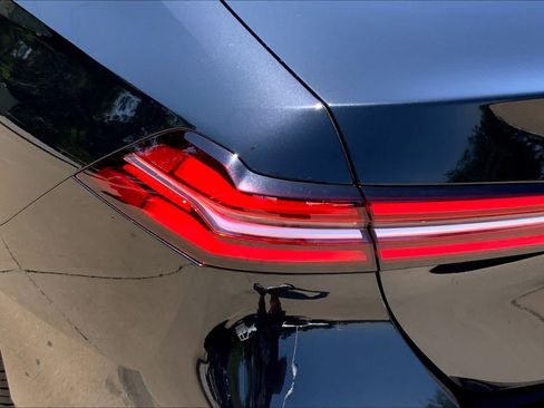 Used 2024 BMW 530i w/ Premium Package RWD image 28