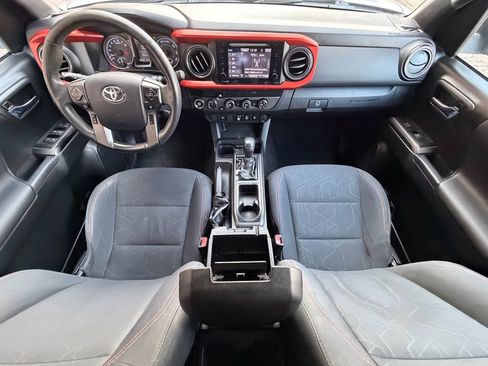 Used 2019 Toyota Tacoma TRD Off-Road image 29