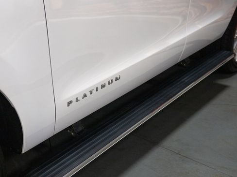 Used 2023 Ford Expedition Platinum image 28