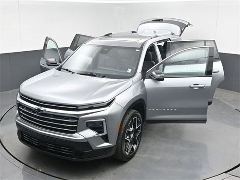 Used 2026 Chevrolet Traverse High Country image 52