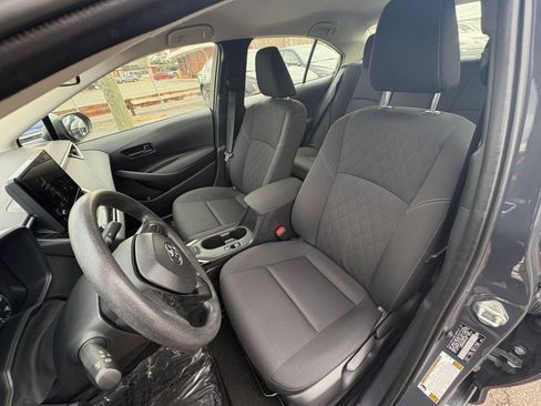 Used 2025 Toyota Corolla LE image 35