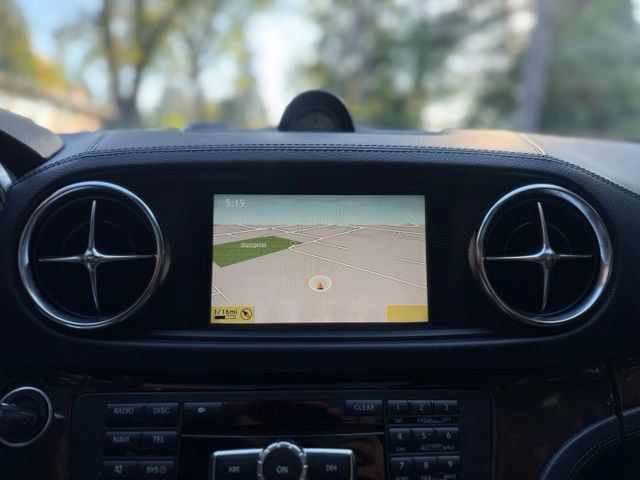 Used 2013 Mercedes-Benz SL 550 image 32
