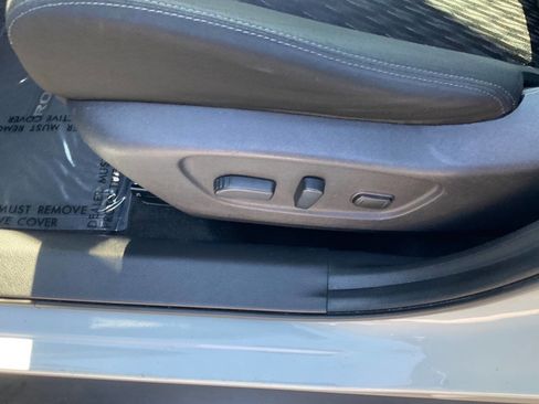 Used 2018 Nissan Rogue SV w/ Premium Package FWD image 10