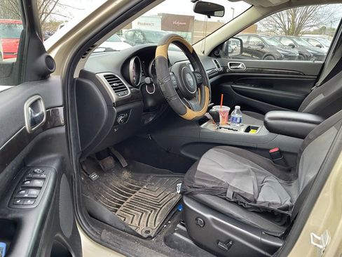 Used 2011 Jeep Grand Cherokee Laredo AWD/4WD image 5