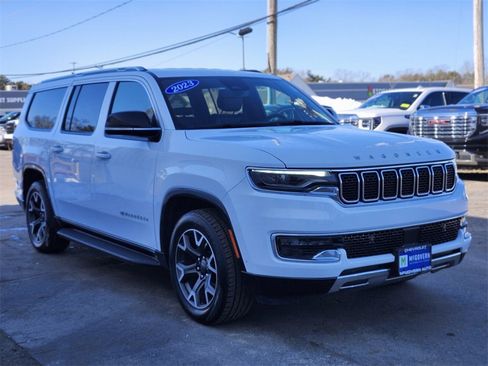 Used 2023 Jeep Wagoneer L Series III image 7