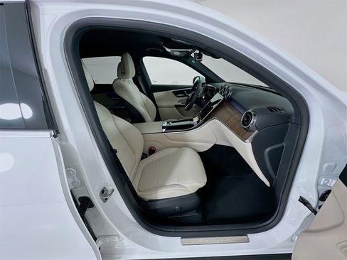 New 2026 Mercedes-Benz GLC 300 4MATIC image 30