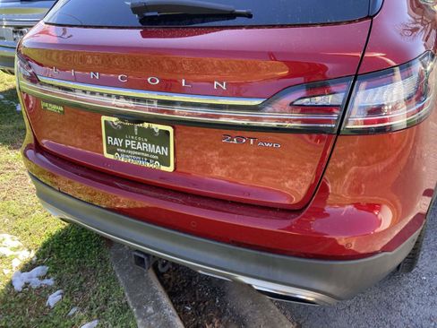 Used 2020 Lincoln Nautilus Reserve w/ Equipment Group 202A image 4