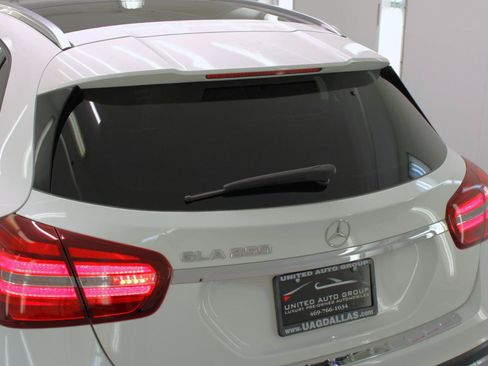 Used 2020 Mercedes-Benz GLA 250 w/ Convenience Package image 20