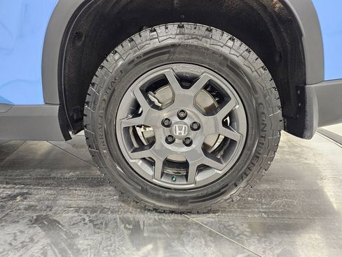 Certified 2025 Honda Pilot TrailSport image 11