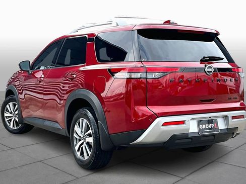 Used 2023 Nissan Pathfinder SL w/ Black Appearance Package image 10