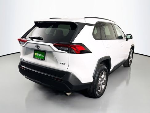 Used 2022 Toyota RAV4 XLE w/ Convenience Package FWD image 10