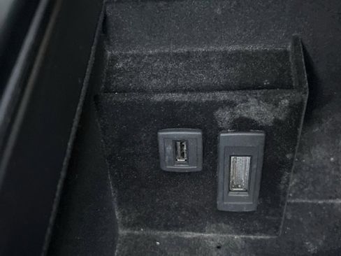 Used 2013 Mercedes-Benz E 350 4MATIC Sedan image 35