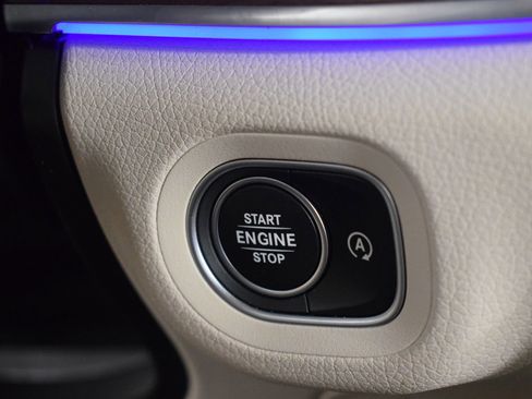 Used 2025 Mercedes-Benz GLS 450 4MATIC image 34