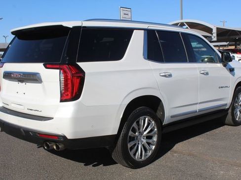 Used 2024 GMC Yukon Denali w/ Advanced Technology Package AWD/4WD image 3