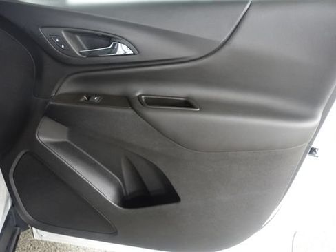 Used 2024 Chevrolet Equinox LT FWD image 25