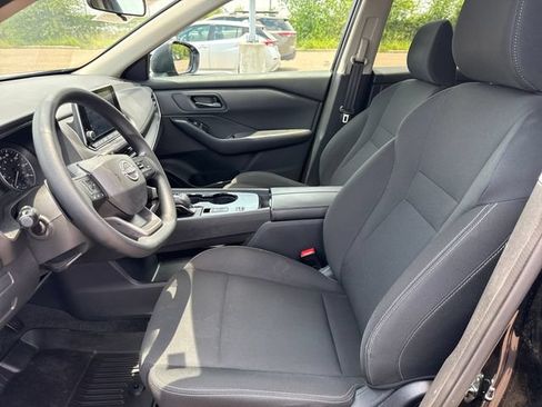 Certified 2025 Nissan Rogue S FWD image 10