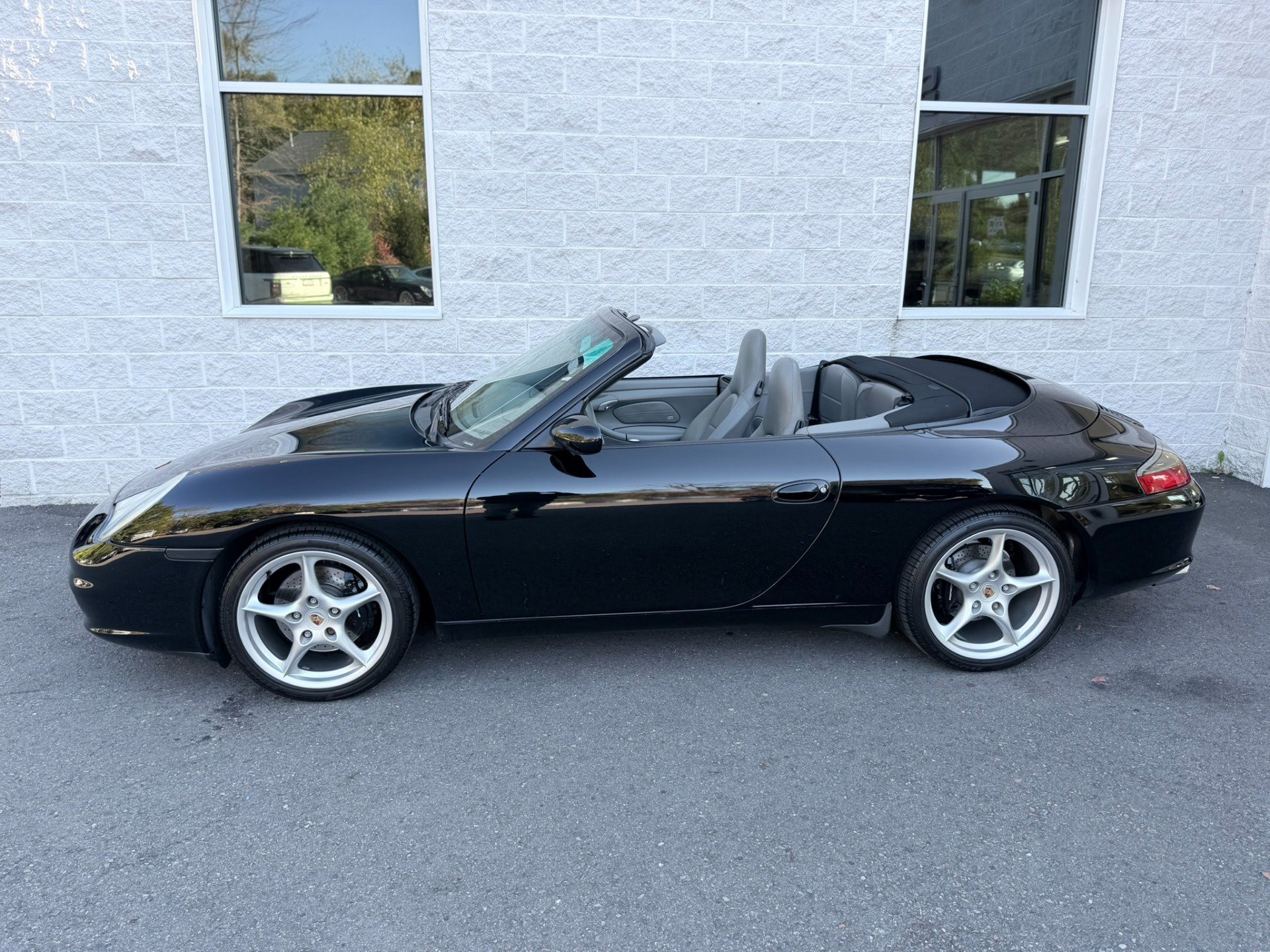 Used 2002 Porsche 911 Carrera 4 AWD/4WD image 33