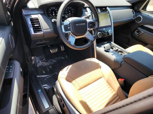 New 2026 Land Rover Discovery Limited Edition AWD/4WD image 17