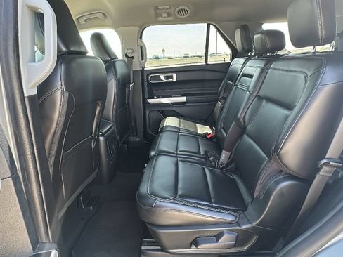 Used 2023 Ford Explorer XLT w/ Equipment Group 202A RWD image 30