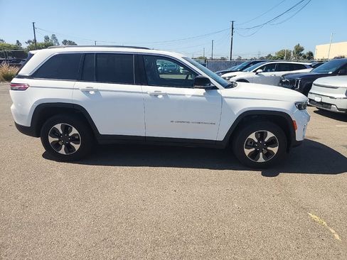 Used 2024 Jeep Grand Cherokee Limited 4xe AWD/4WD image 17