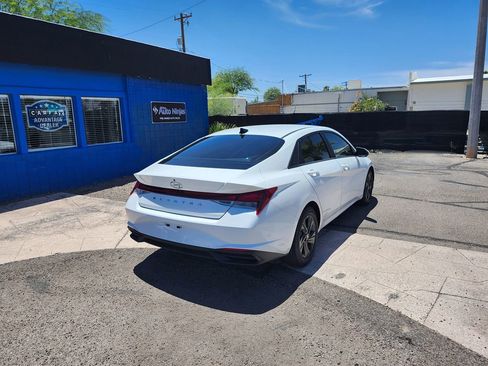 Used 2021 Hyundai Elantra SEL FWD image 11