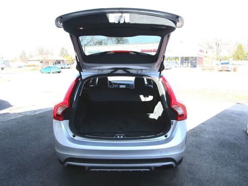 Used 2015 Volvo V60 T5 Cross Country w/ Convenience Package image 30