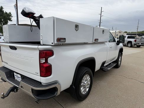 Used 2021 Chevrolet Silverado 2500 LT w/ Convenience Package AWD/4WD image 5