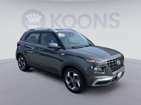 Used 2023 Hyundai Venue SEL FWD image 10