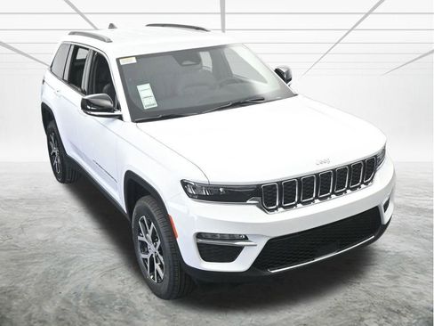 Used 2025 Jeep Grand Cherokee Limited image 54