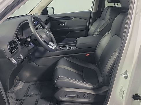 Certified 2025 Honda Pilot EX-L image 18