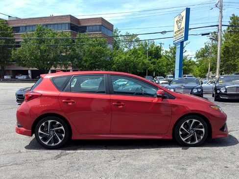 Used 2018 Toyota Corolla iM image 6