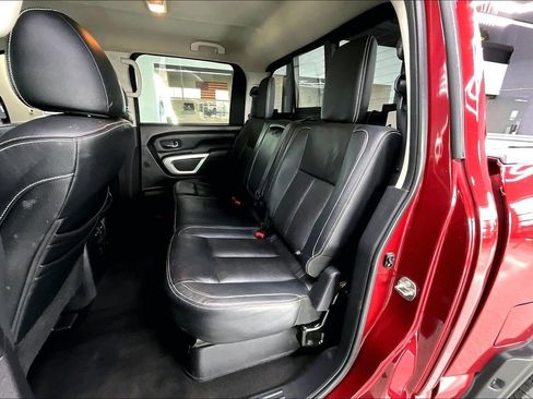 Used 2018 Nissan Titan PRO-4X w/ Pro-4x Convenience Package AWD/4WD image 23