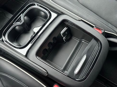 New 2026 Chrysler Pacifica Limited image 27