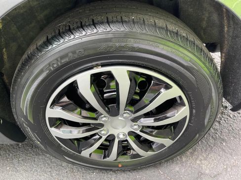 Used 2011 Toyota Camry LE FWD image 21