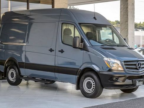 Used 2018 Mercedes-Benz Sprinter 2500 image 4