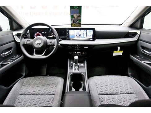 New 2026 Nissan Kicks SV w/ SV Premium Package image 7