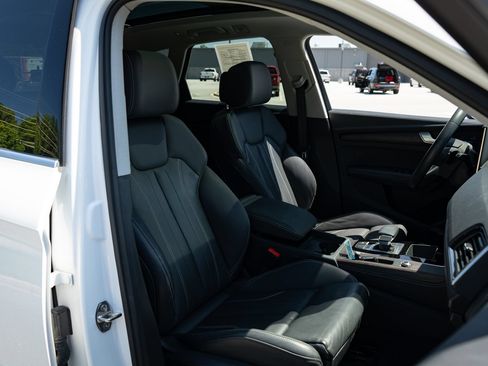 Used 2024 Audi Q5 2.0T Premium Plus AWD/4WD image 23