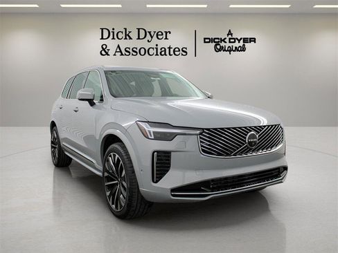 New 2026 Volvo XC90 B6 Plus w/ Protection Package Premier image 9