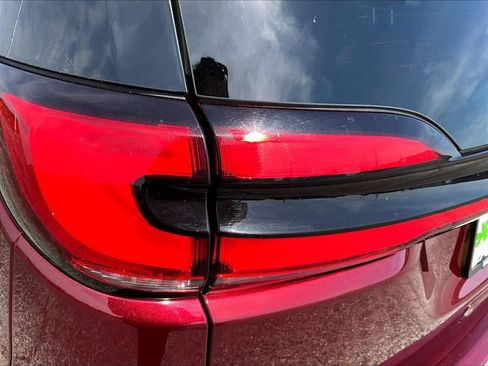 Used 2023 Chrysler Pacifica Touring-L FWD image 25