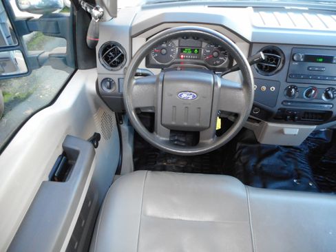 Used 2008 Ford F250 XL image 24