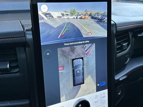 Used 2022 Ford Expedition Max Limited image 19