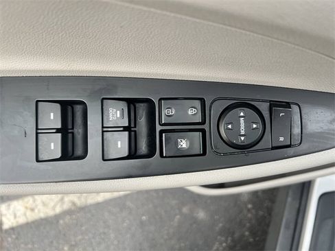 Used 2020 Hyundai Tucson SE image 36