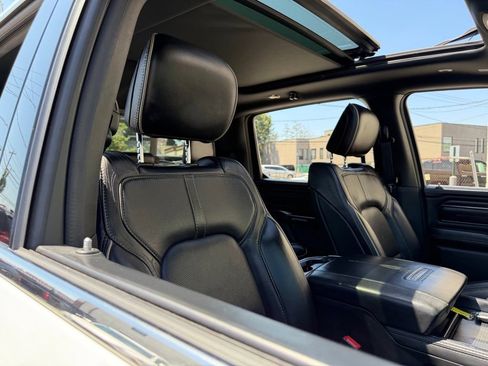 Used 2022 RAM 1500 Limited AWD/4WD image 9