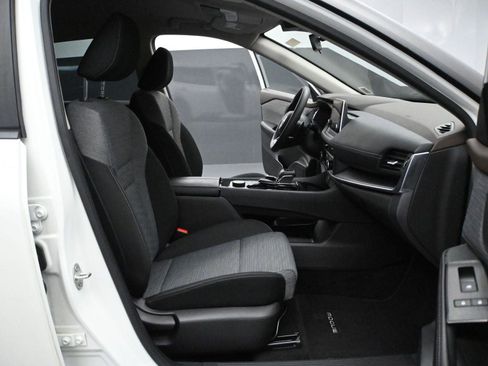 Used 2023 Nissan Rogue SV AWD/4WD image 18