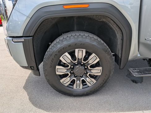 Used 2024 GMC Sierra 2500 Denali w/ Denali Reserve Package AWD/4WD image 36