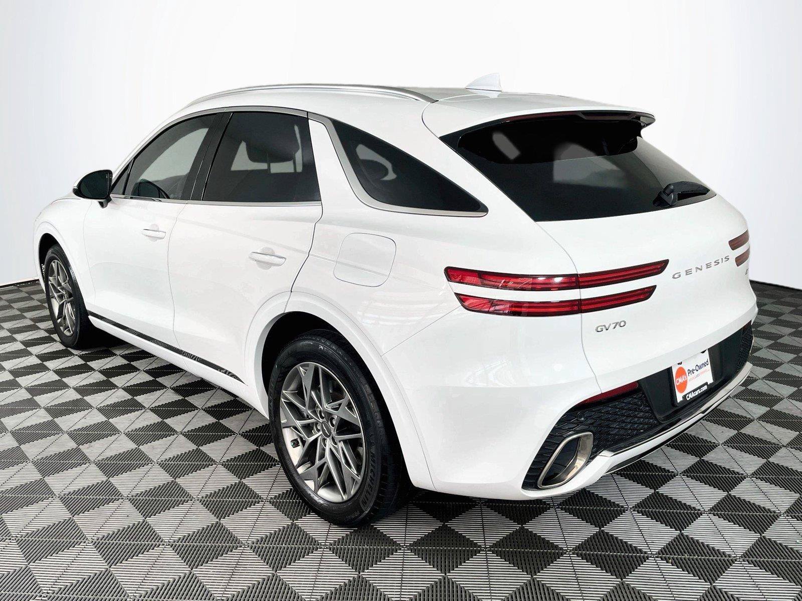 Used 2023 Genesis GV70 2.5T w/ Select Package AWD/4WD image 6