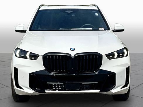 New 2026 BMW X5 xDrive40i w/ M Sport Package AWD/4WD image 3