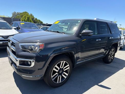 Used 2024 Toyota 4Runner Limited AWD/4WD image 2