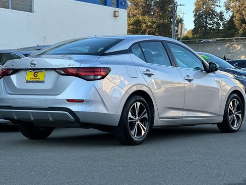 Used 2023 Nissan Sentra SV image 4